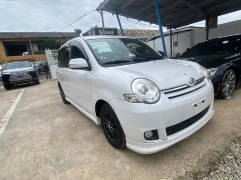 TOYOTA Sienta   - 2014