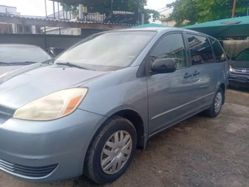 Toyota Sienna   - 2005