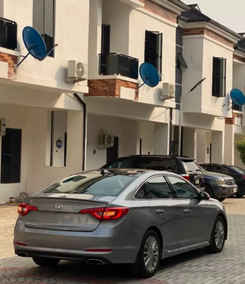 Hyundai Sonata   - 2015