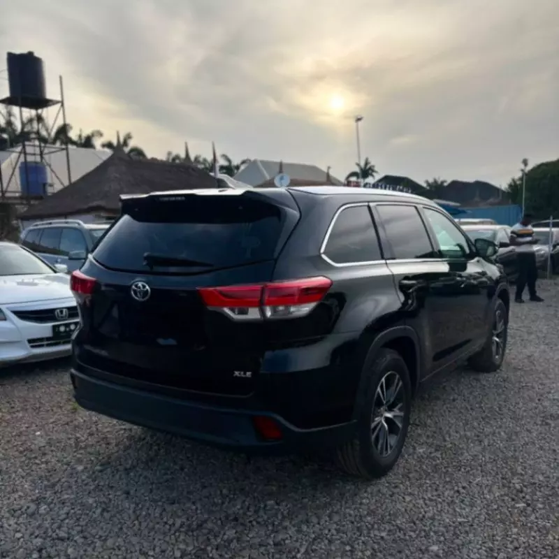 TOYOTA Highlander   - 2016