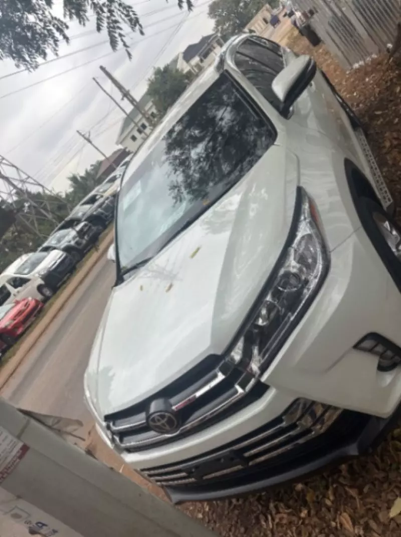 TOYOTA Highlander   - 2019