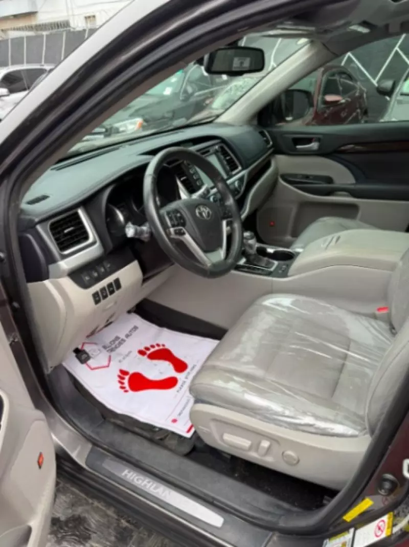 TOYOTA Highlander - 2015