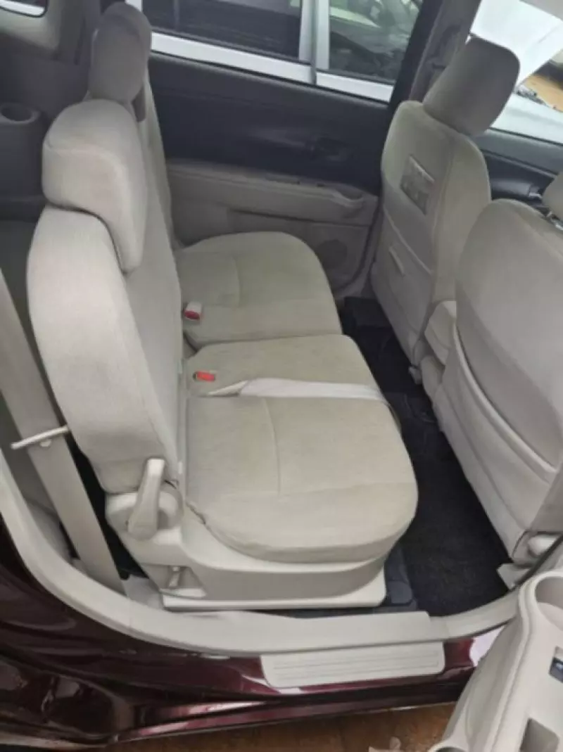 Toyota Passo Sette   - 2011