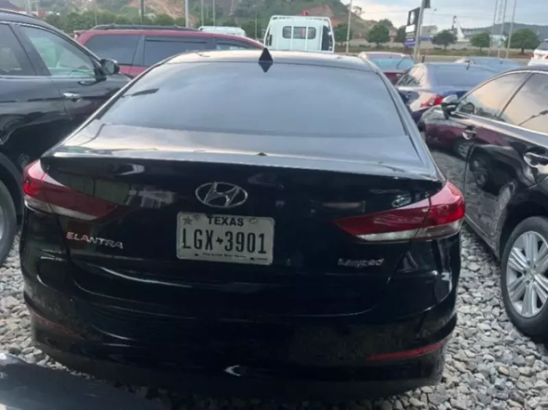 Hyundai Elantra   - 2018