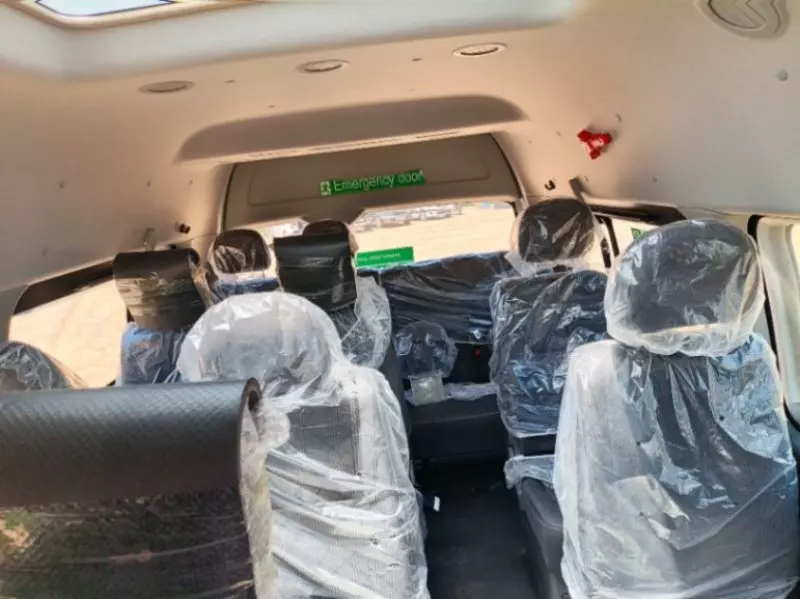 TOYOTA Hiace   - 2013