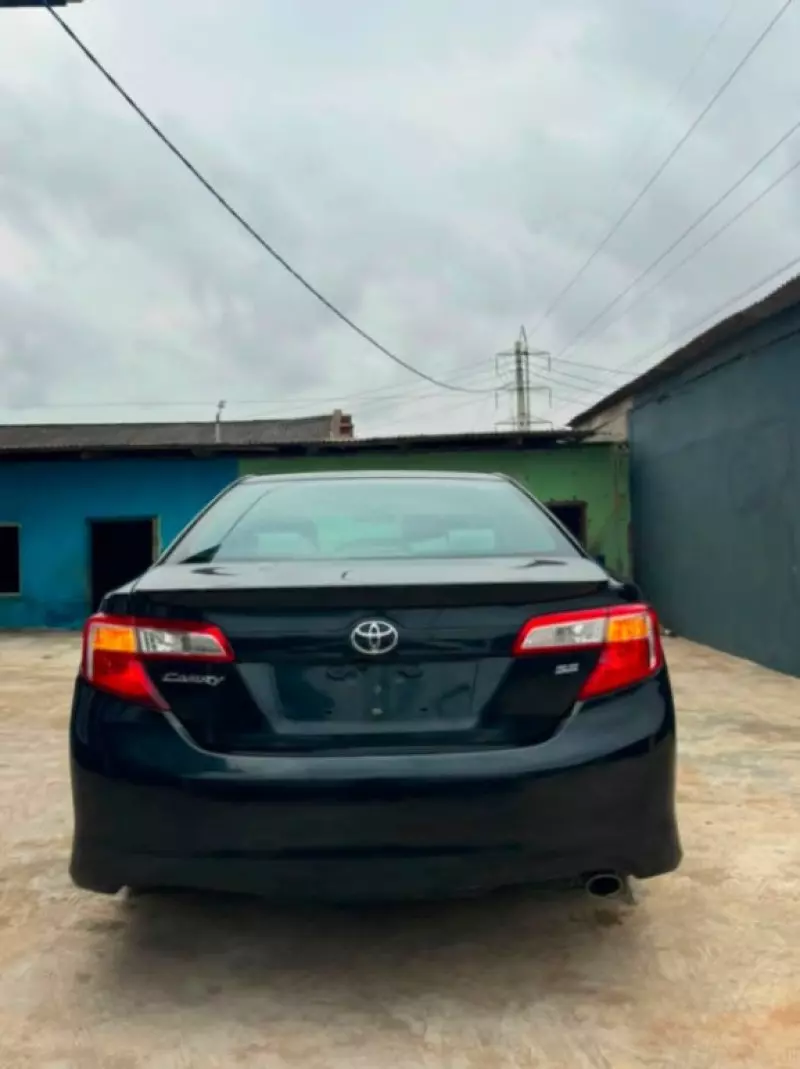 TOYOTA Camry - 2014