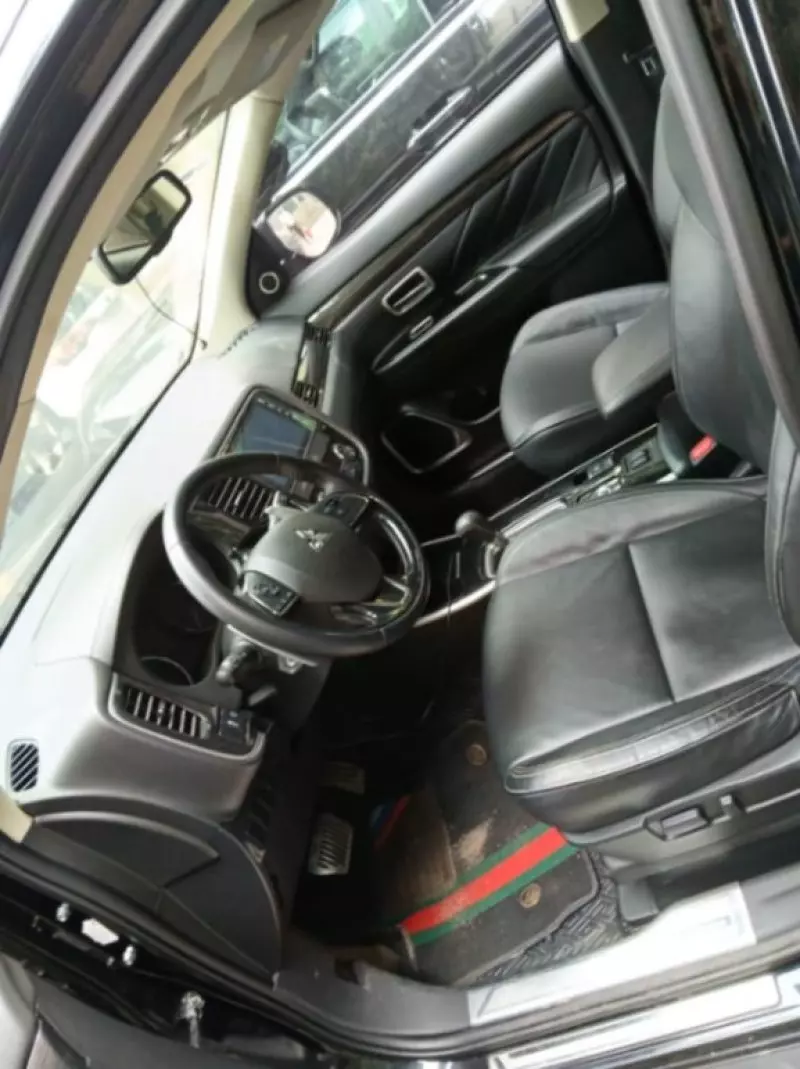 Mitsubishi OUTLANDER   - 2019