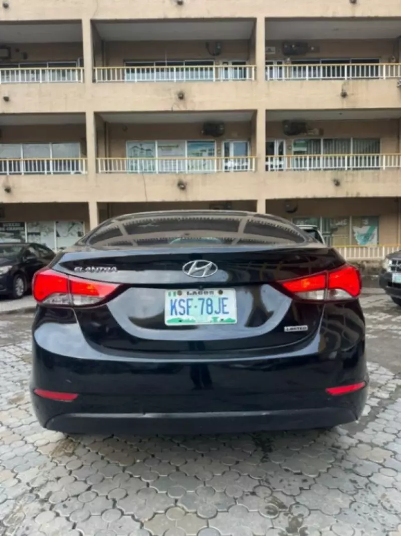 Hyundai Elantra   - 2014