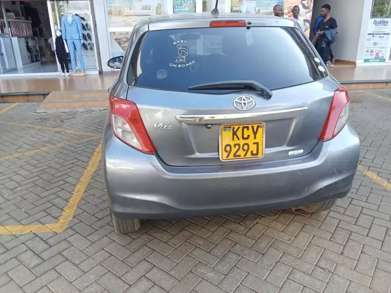 Toyota Vitz   - 2012