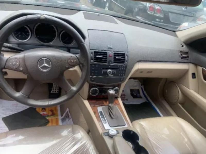 Mercedes-Benz C 300   - 2010