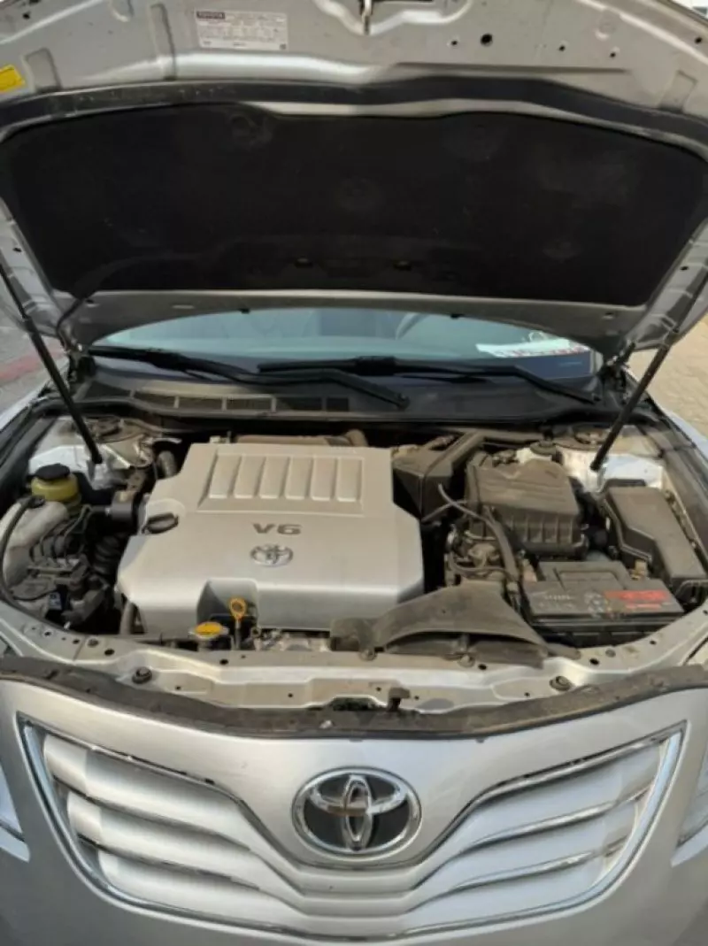 Toyota Camry   - 2011