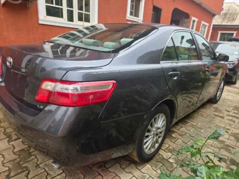 TOYOTA Camry - 2009