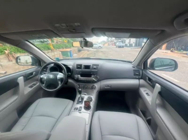 TOYOTA Highlander   - 2012
