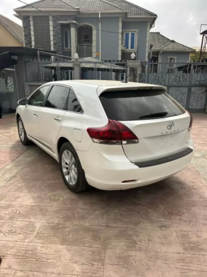 Toyota Venza   - 2013