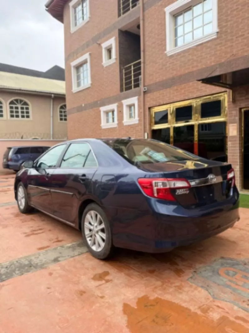 Toyota Camry - 2014