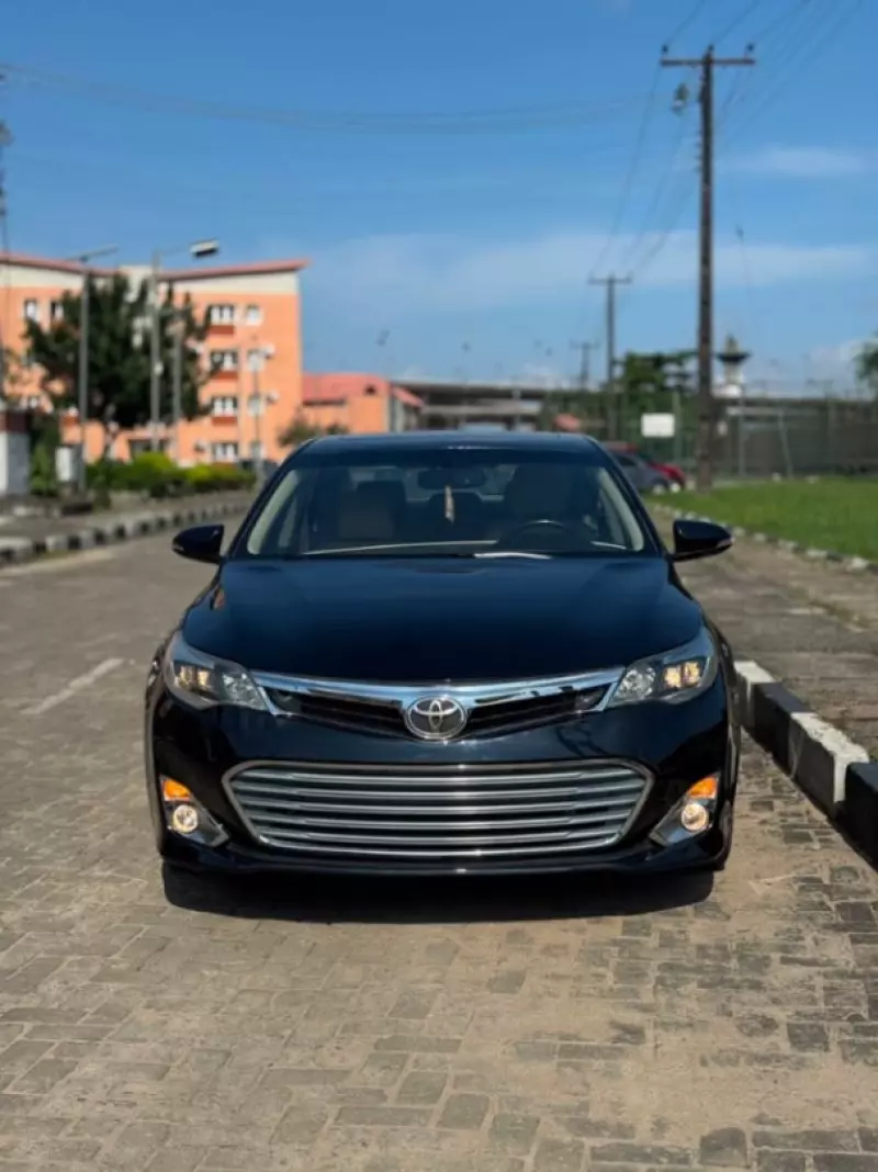 TOYOTA Avalon   - 2013