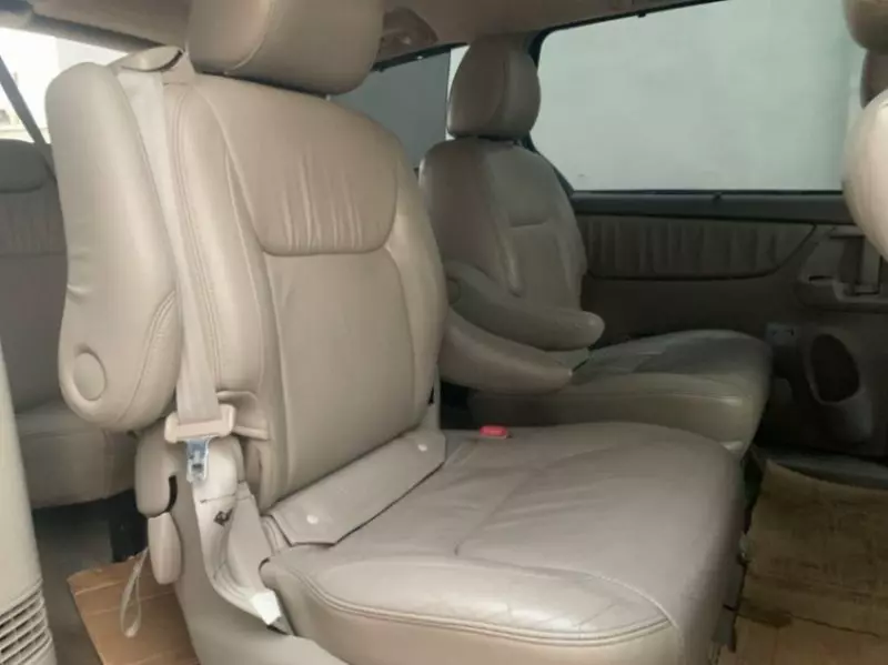Toyota Sienna   - 2010