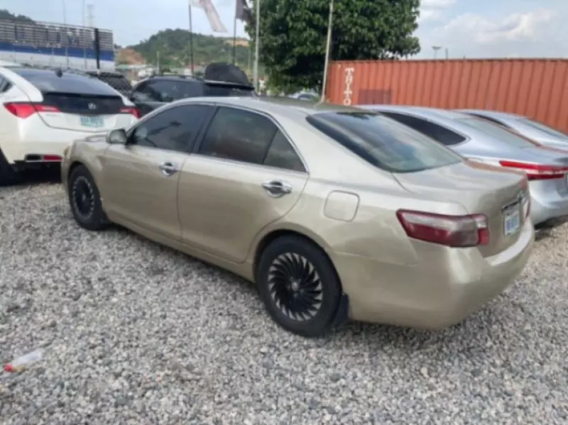 Toyota Camry   - 2007