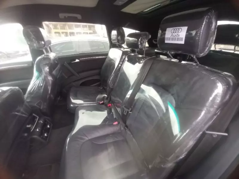 Audi Q7   - 2011