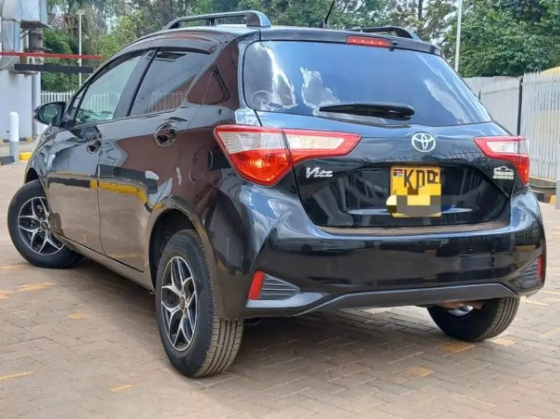 Toyota Vitz   - 2017