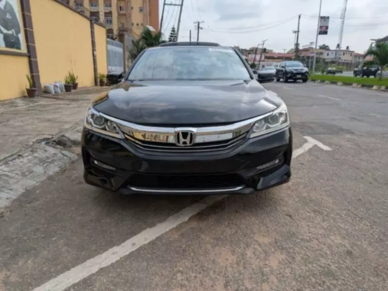 Honda Accord   - 2016