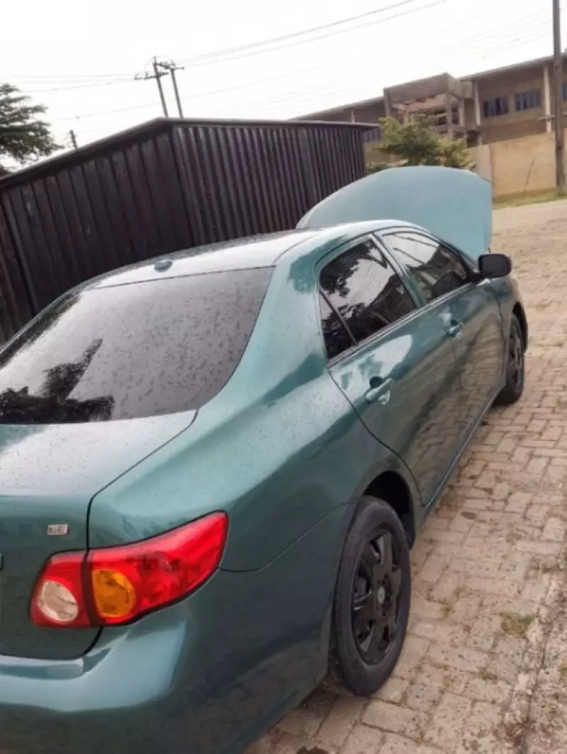 TOYOTA Corolla   - 2009