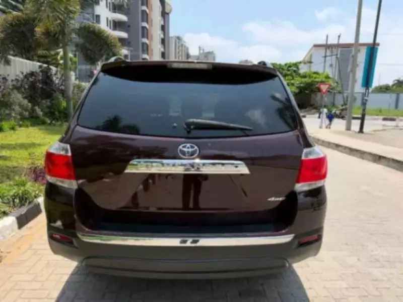 Toyota Highlander   - 2012