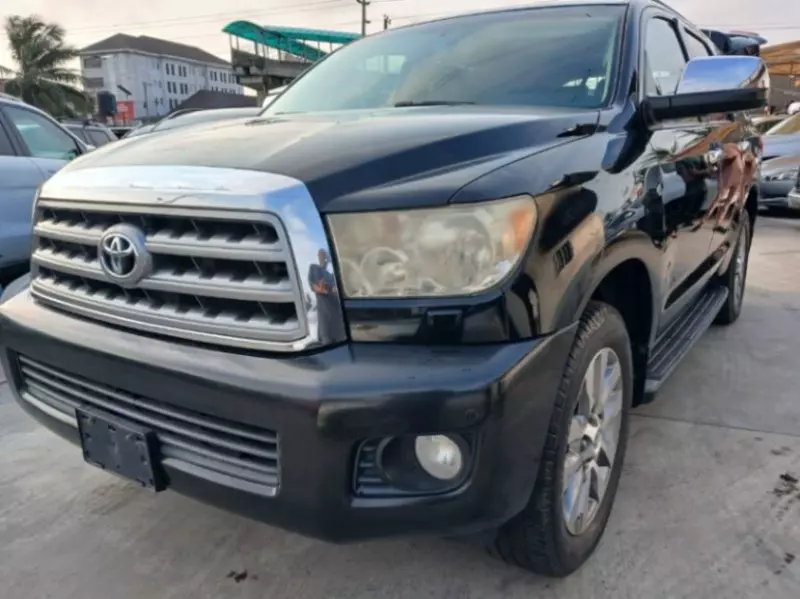 TOYOTA Sequoia   - 2011
