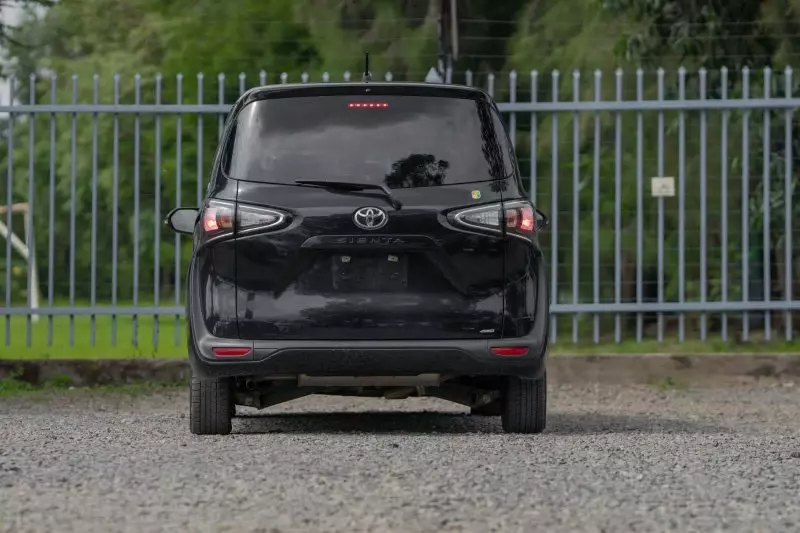 TOYOTA Sienta   - 2020
