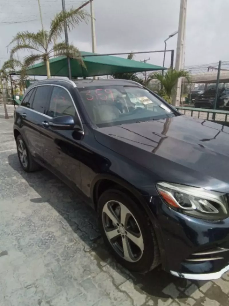 Mercedes-Benz GLC 300   - 2016