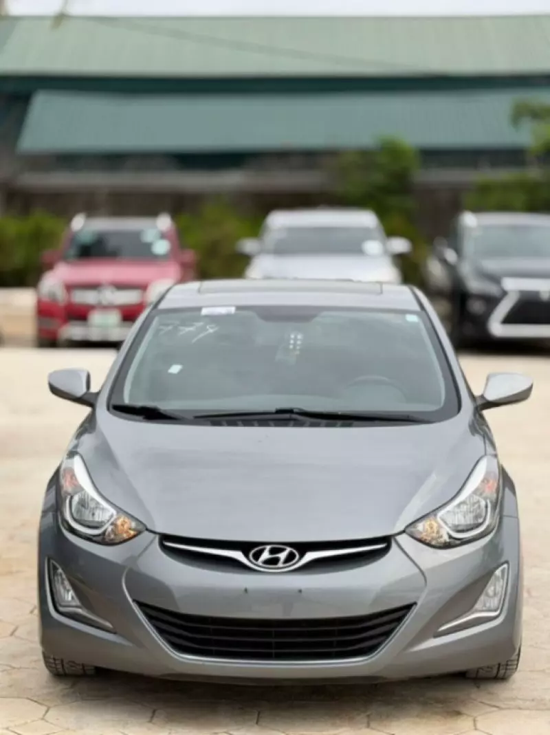 Hyundai Elantra - 2015