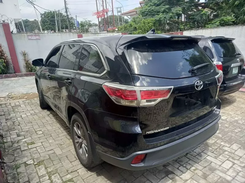 Toyota Highlander   - 2014