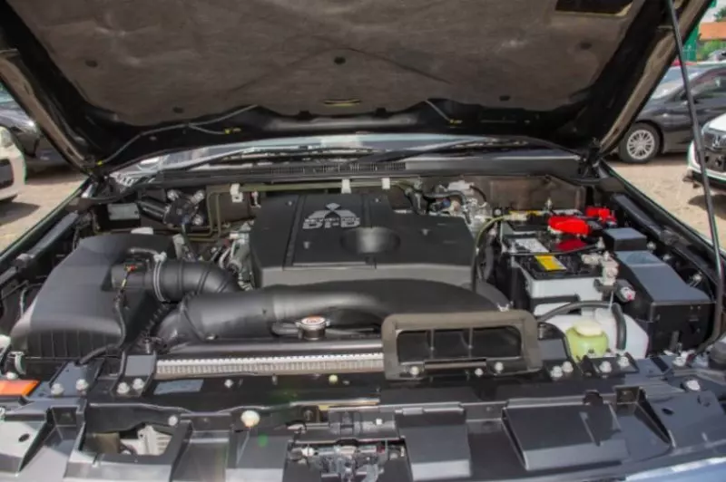 Mitsubishi Pajero   - 2019