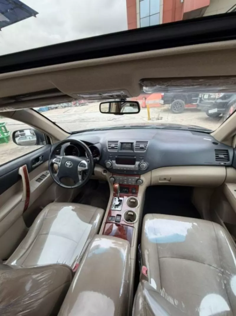 TOYOTA Highlander   - 2012