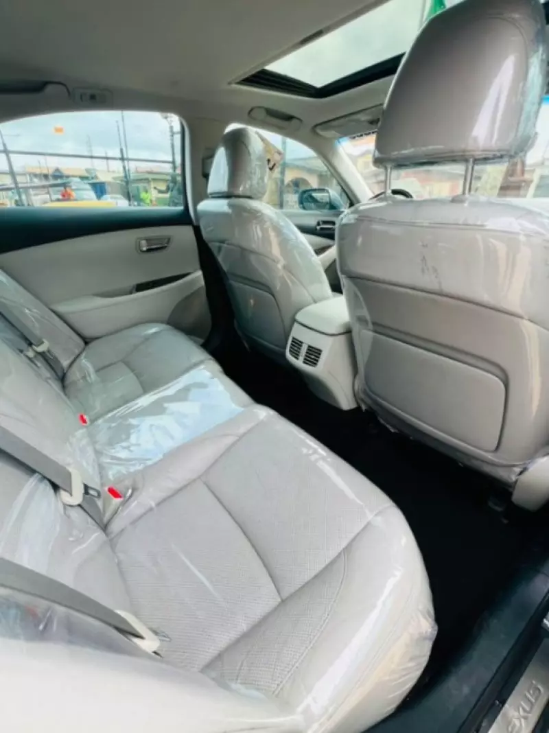 Lexus ES   - 2010
