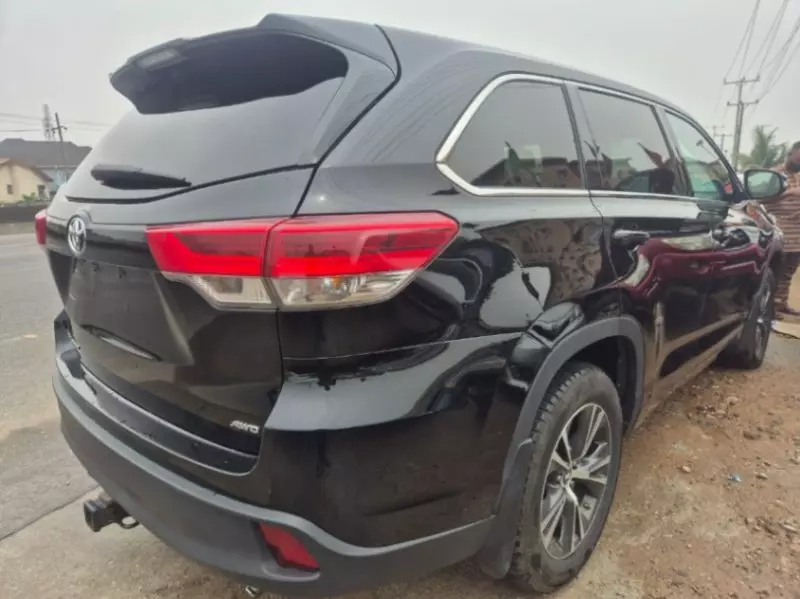 Toyota Highlander   - 2018