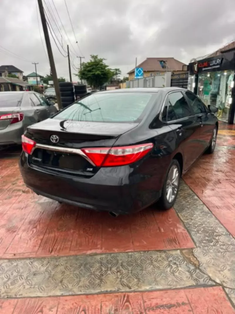 TOYOTA Camry - 2016