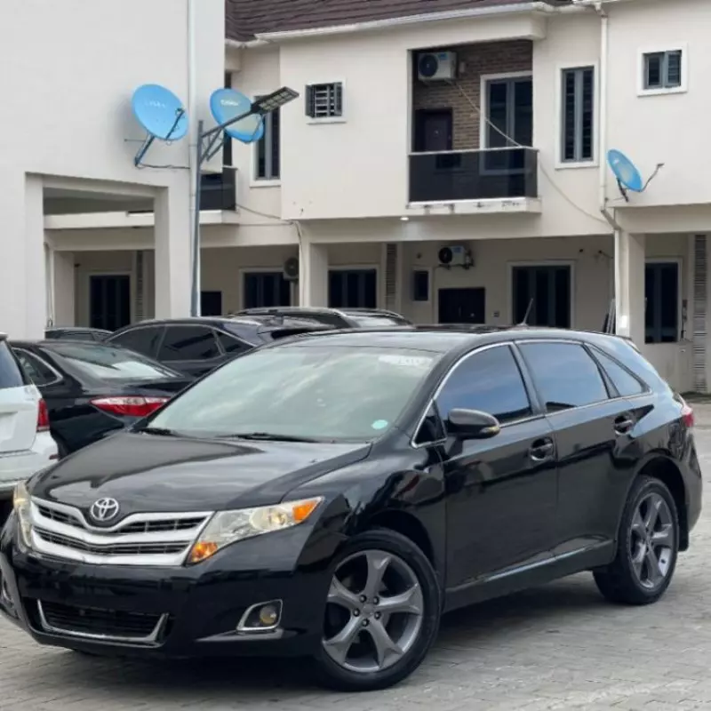 Toyota Venza   - 2013