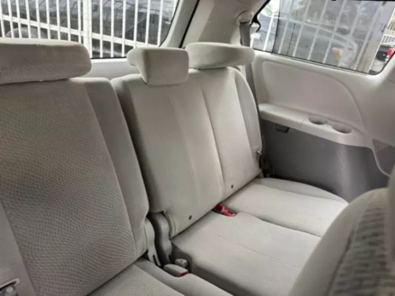 Toyota Sienna   - 2011