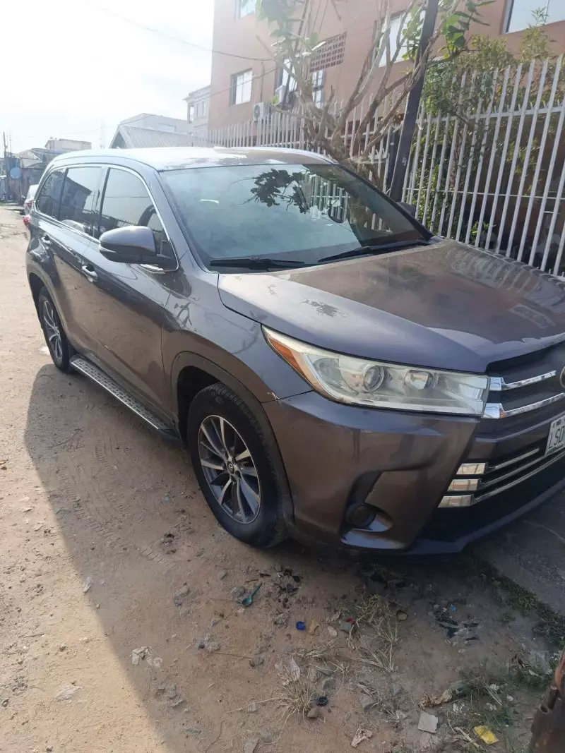 TOYOTA Highlander   - 2019