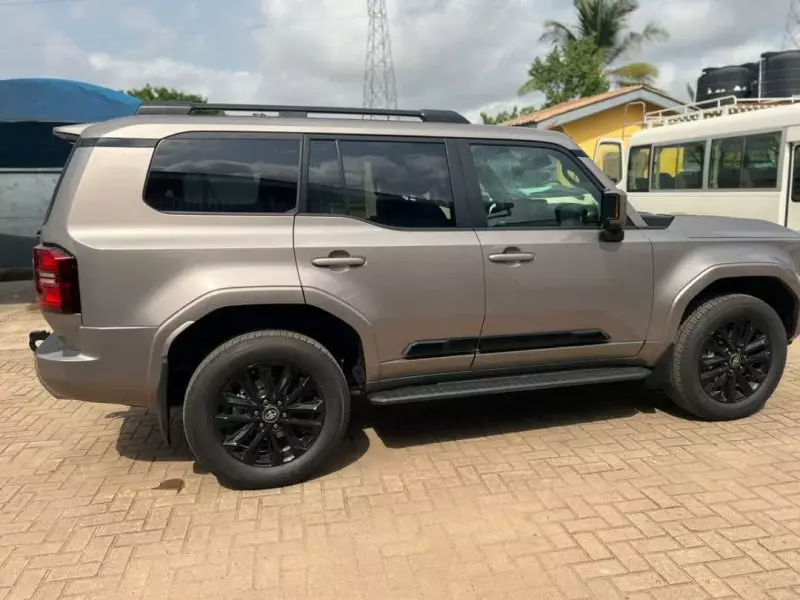 Toyota Landcruiser Prado   - 2026
