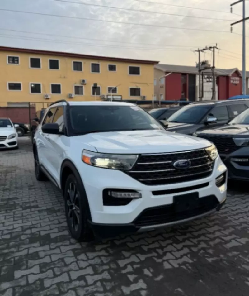 Ford Explorer   - 2020