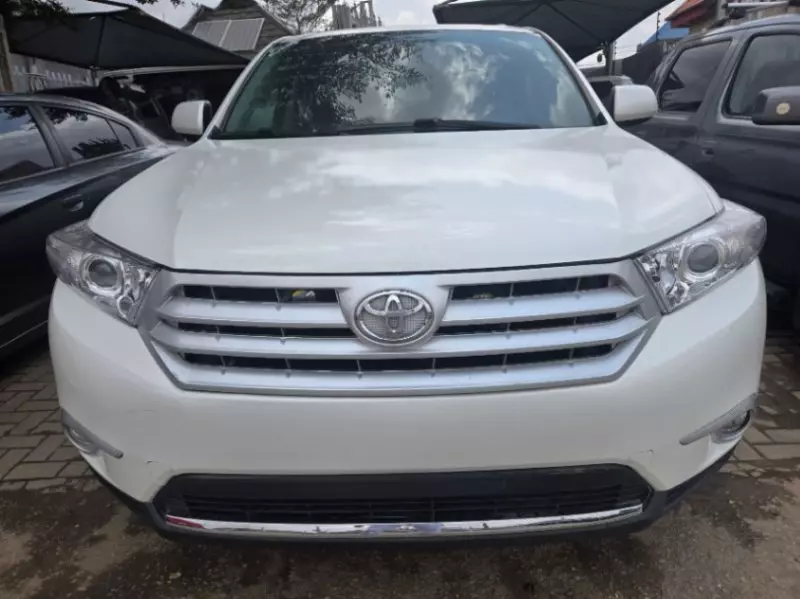 Toyota Highlander   - 2013