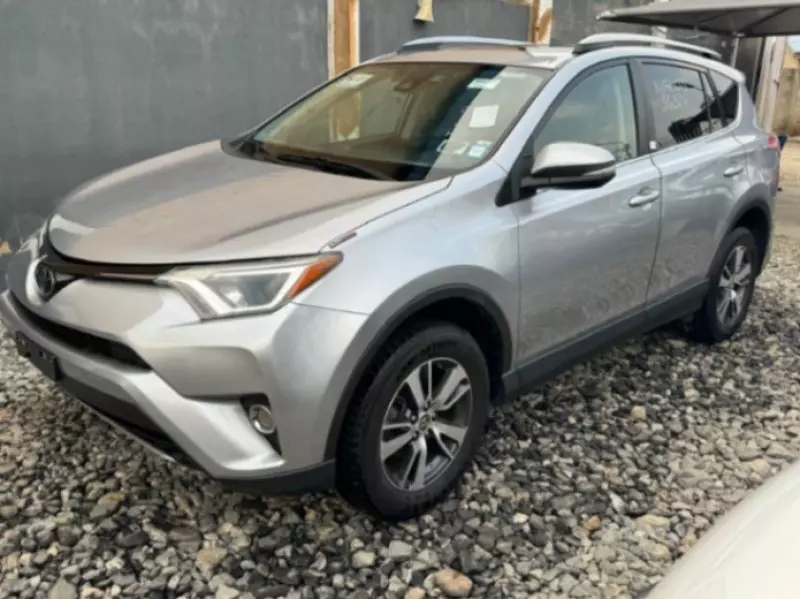 Toyota RAV 4   - 2018