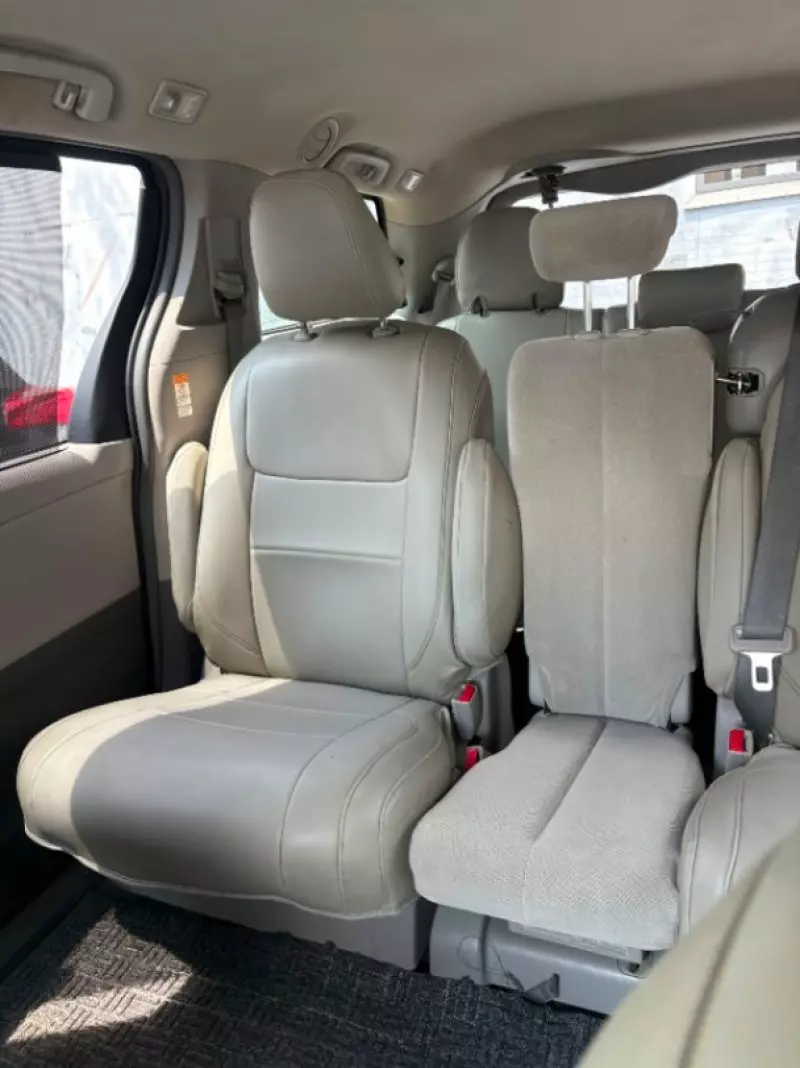 TOYOTA Sienna   - 2015