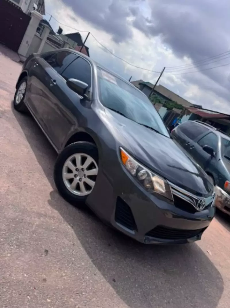 Toyota Camry   - 2014