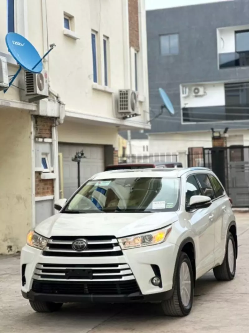 Toyota Highlander   - 2018