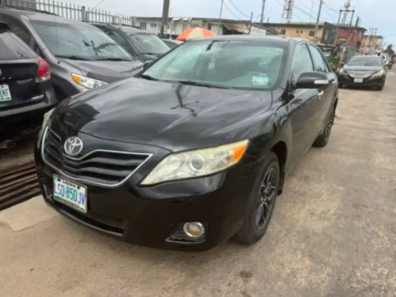TOYOTA Camry   - 2011