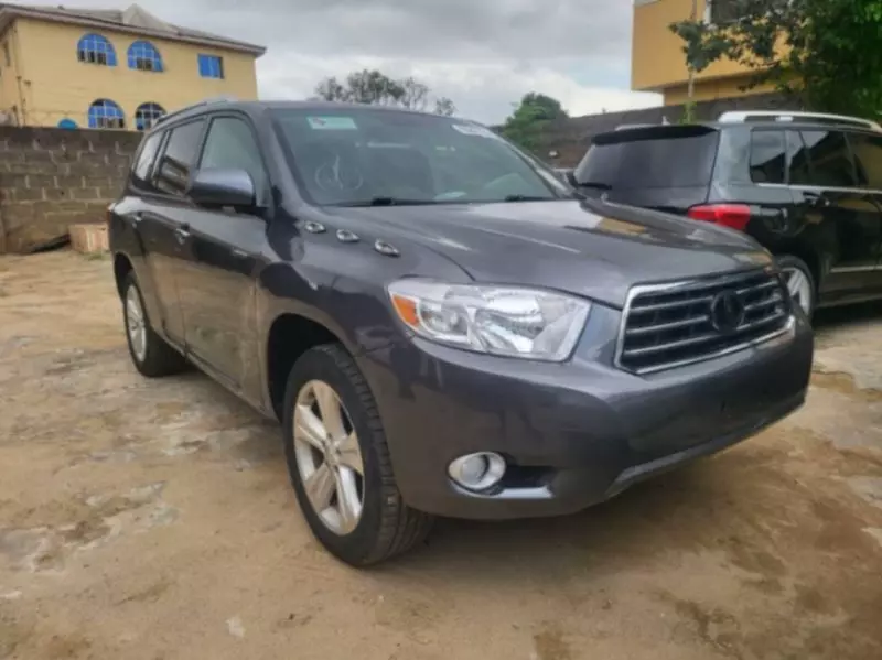 Toyota Highlander   - 2010