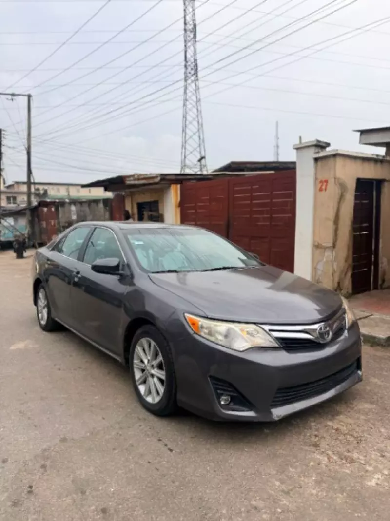 TOYOTA Camry   - 2012